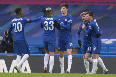 6-3！2-1！疯狂一夜，巴黎奇迹夺冠，皇马晋级决赛，C罗两连败