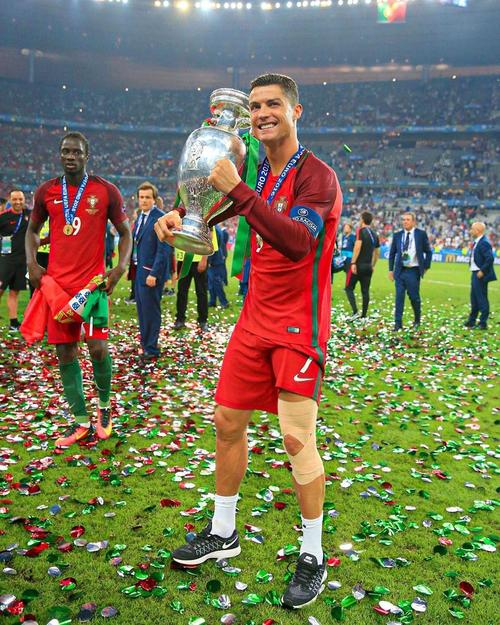 埃利亚斯赞扬德布劳内的头脑清醒，罗德里戈要正视个人情绪