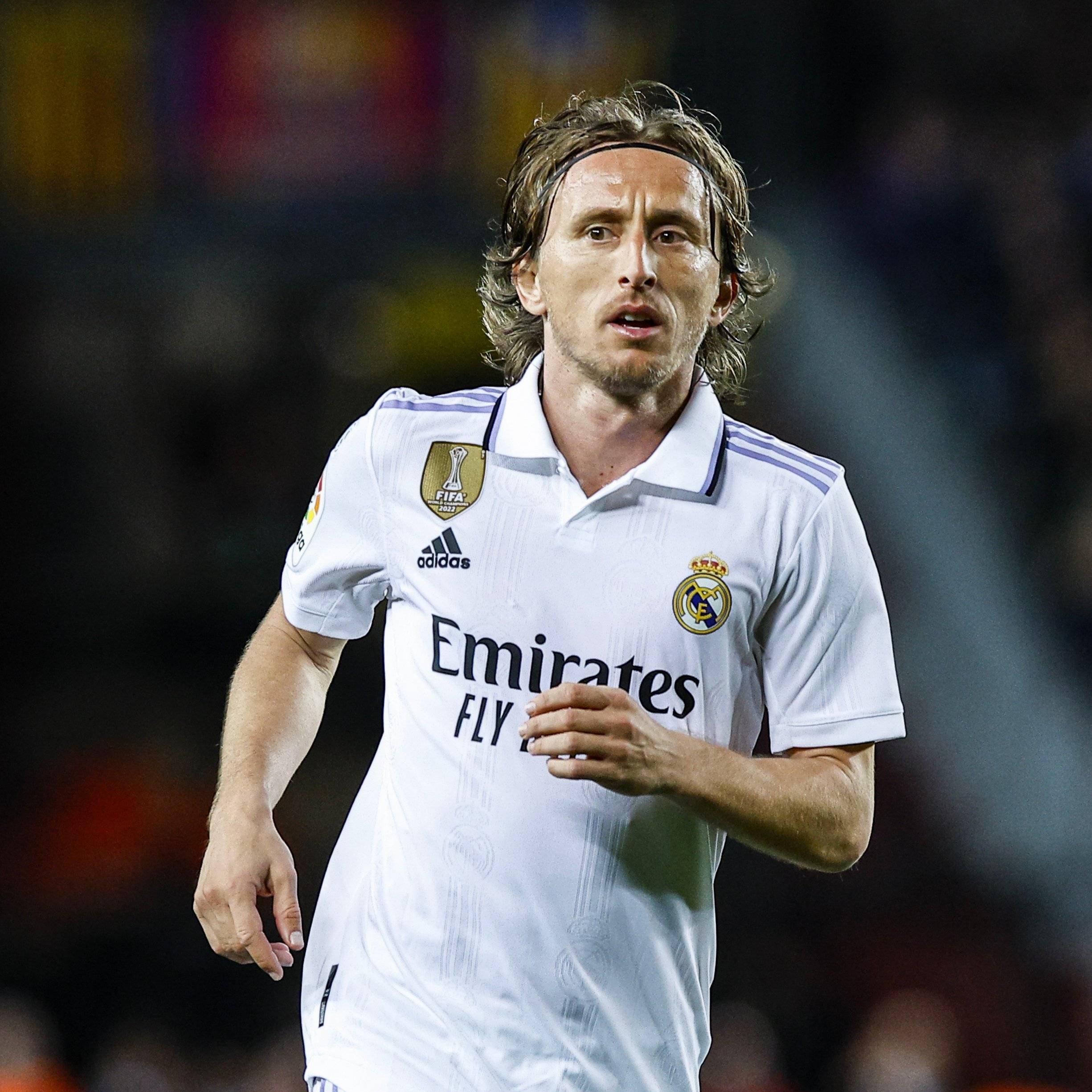 官方：拉齐奥签下阿贾克斯中场泰勒；据悉转会费1500万欧