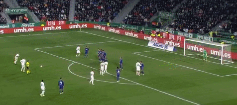 NBA赛季整体走势分析 冲冠与重建球队分层明显