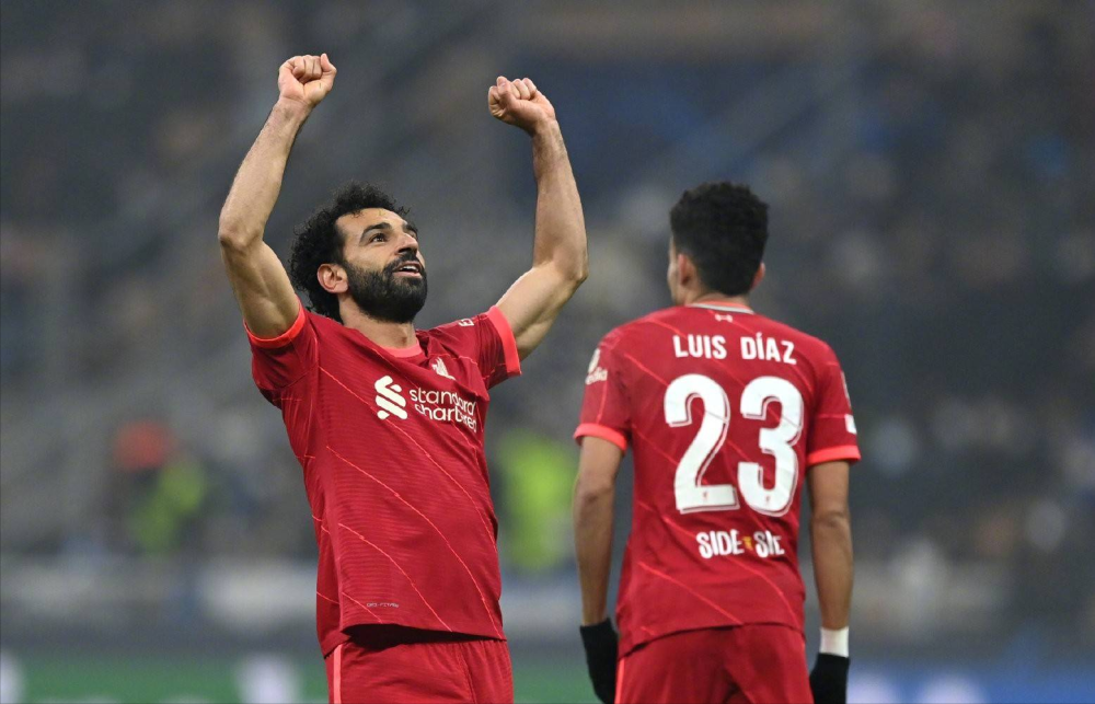 上海海港3-0大胜浙江队 掌握中超争冠主动权