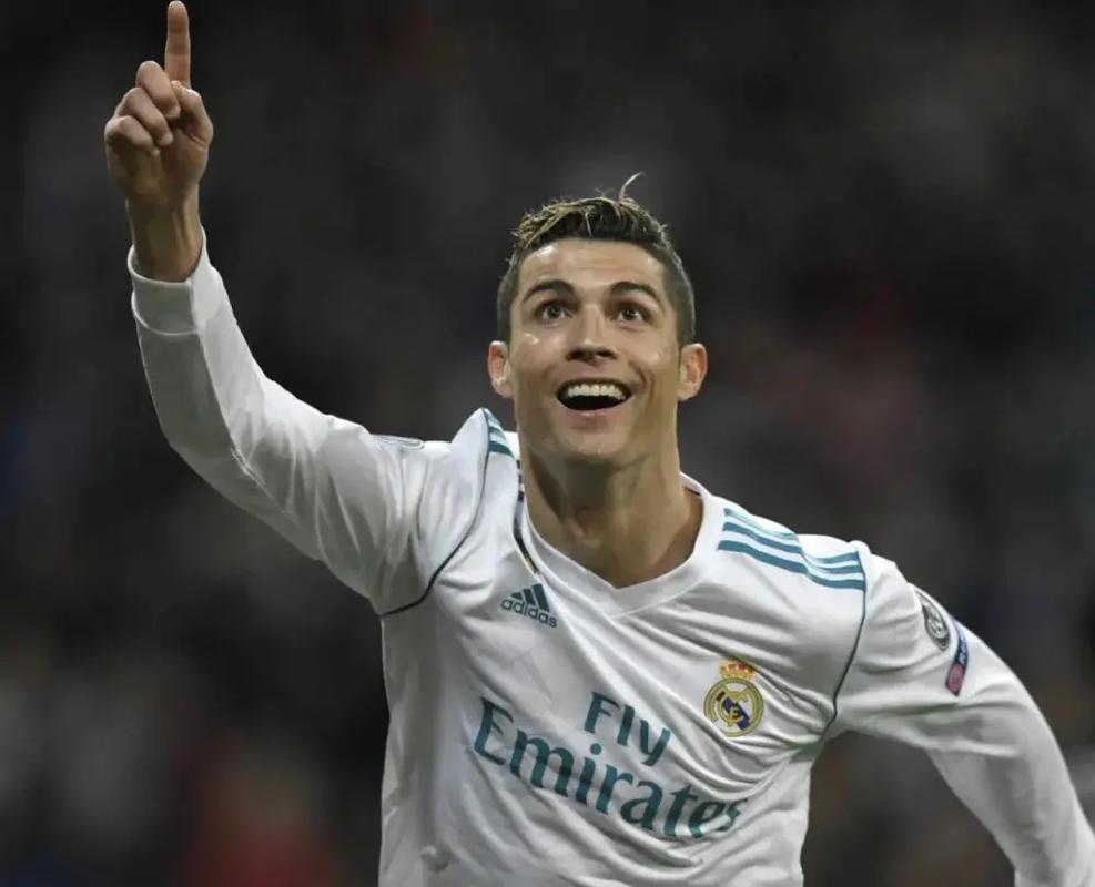 TA：哲凯赖什无法为枪手提供太多贡献；弗林蓬在右翼表现尚可