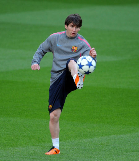 利雅得新月vs胜利前瞻：努涅斯PKC罗 马内缺席